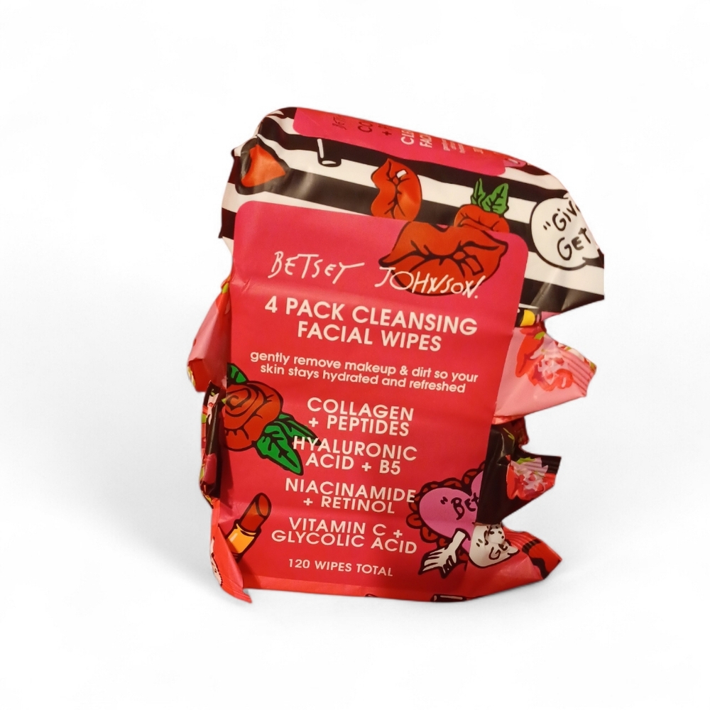 Betsey Johnson Cleansing Facial Wipes - 4 Pack NEW